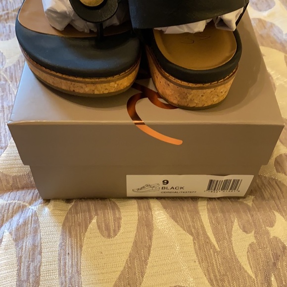 Wedge Sandal - Picture 3 of 3